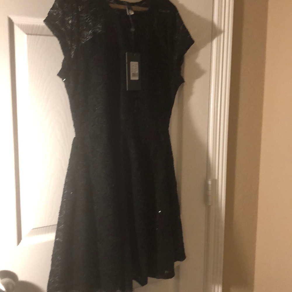 Beautiful black short sleeve lace dress
